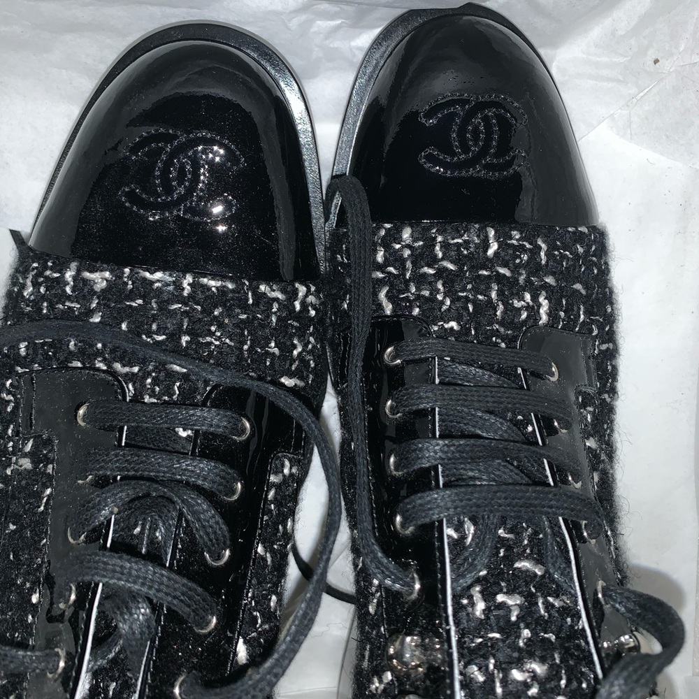 Authentic & Rare Chanel Tweed Boots - Picture 3 of 13